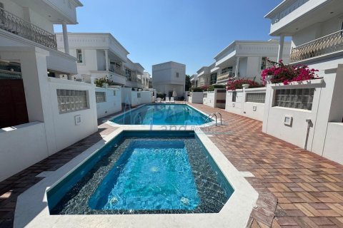 Villa de 4 chambres à Umm Suqeim, UAE No. 104868 13