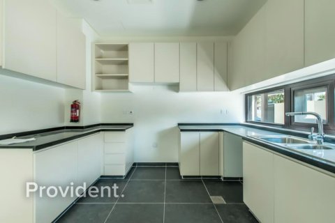 3 bedrooms Villa in Dubai, UAE No. 2783 3