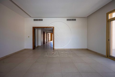Villa de 4 dormitorios en Abu Dhabi, UAE No. 90027 7