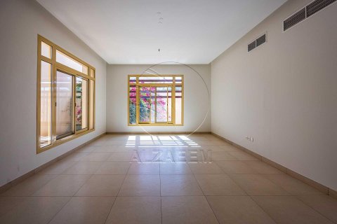 Villa de 4 dormitorios en Abu Dhabi, UAE No. 90027 25
