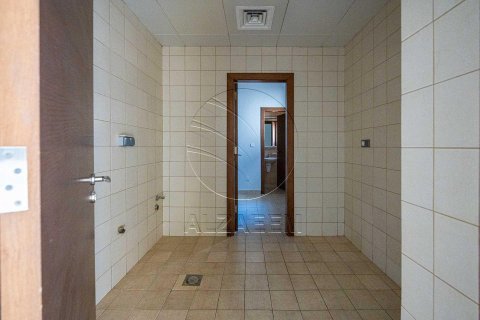 Villa de 4 dormitorios en Abu Dhabi, UAE No. 90027 16