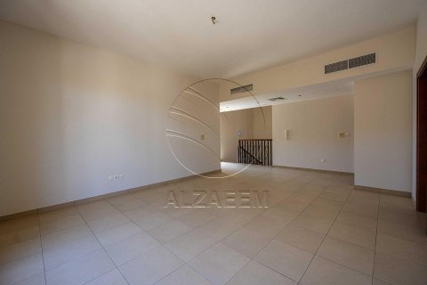 Villa de 4 dormitorios en Abu Dhabi, UAE No. 90027 4