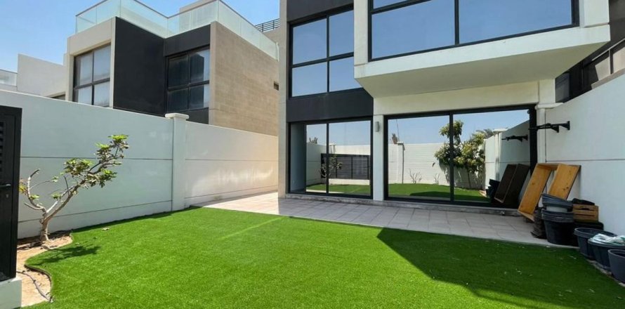 Commercial property de 5 dormitorios en Al Salam Street, UAE No. 79815