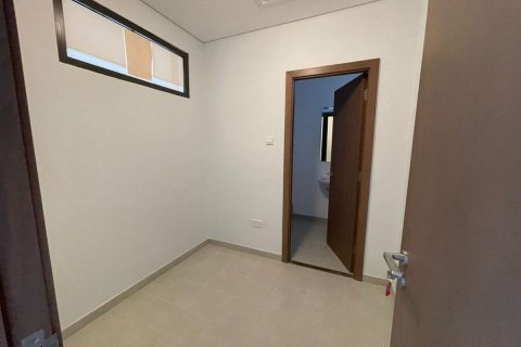 Commercial property de 5 dormitorios en Al Salam Street, UAE No. 79815 8