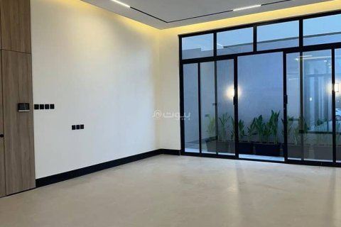 5 bedrooms Villa in Riyadh, Saudi Arabia No. 67354 22