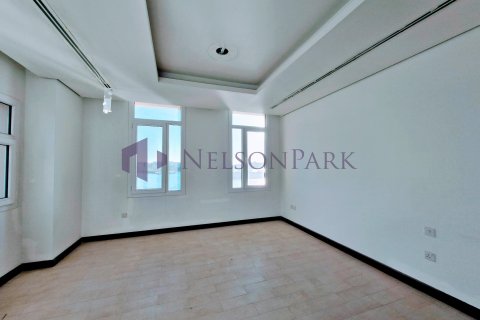 5 bedrooms Villa in Doha, Qatar No. 58403 12