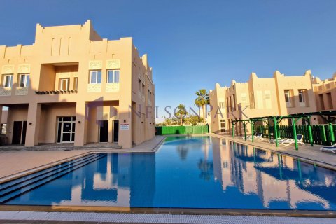 5 bedrooms Villa in Doha, Qatar No. 58403 3