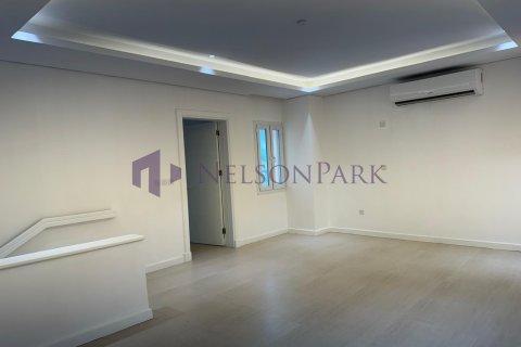 5 bedrooms Villa in Doha, Qatar No. 58403 7