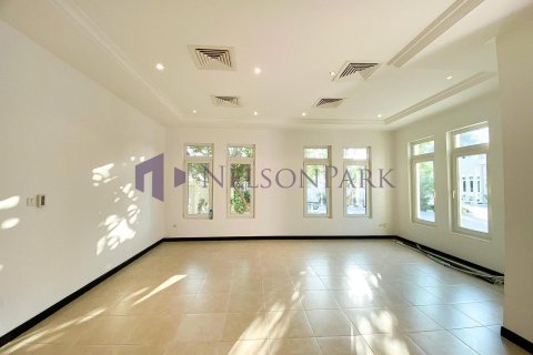 3 bedrooms Villa in Doha, Qatar No. 58404 10