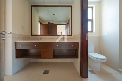 3 غرف نوم فيلا  رقم 105936 22