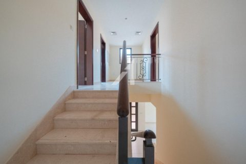 3 غرف نوم فيلا  رقم 105936 12