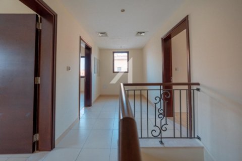 3 غرف نوم فيلا  رقم 105936 11
