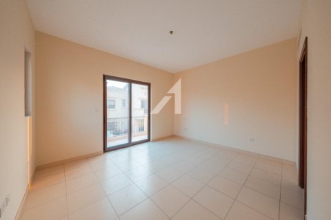 3 غرف نوم فيلا  رقم 105936 24