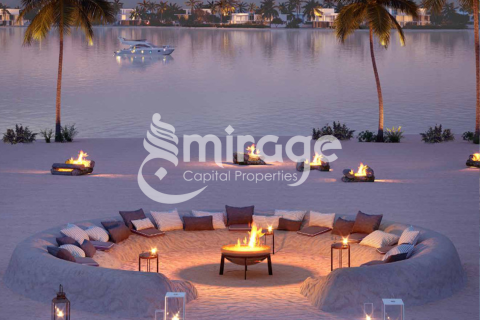5 bedrooms Villa in Abu Dhabi, UAE No. 15967 3
