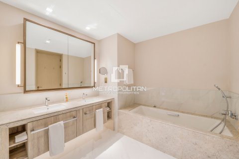 2 bedrooms Apartment in Address Harbour Point, UAE No. 77424 22