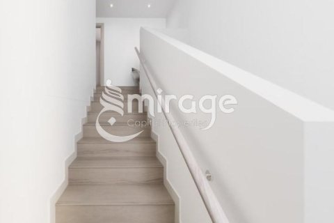Villa de 4 dormitorios en  Yas Island, UAE No. 81607 3