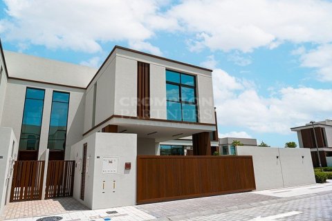 3 bedrooms Villa in Abu Dhabi, UAE No. 73322 11