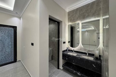 Villa de 8 dormitorios en Khobar, Saudi Arabia No. 59972 9