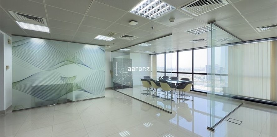95.1m² Office in Jumeirah Lake Towers, UAE No. 102993