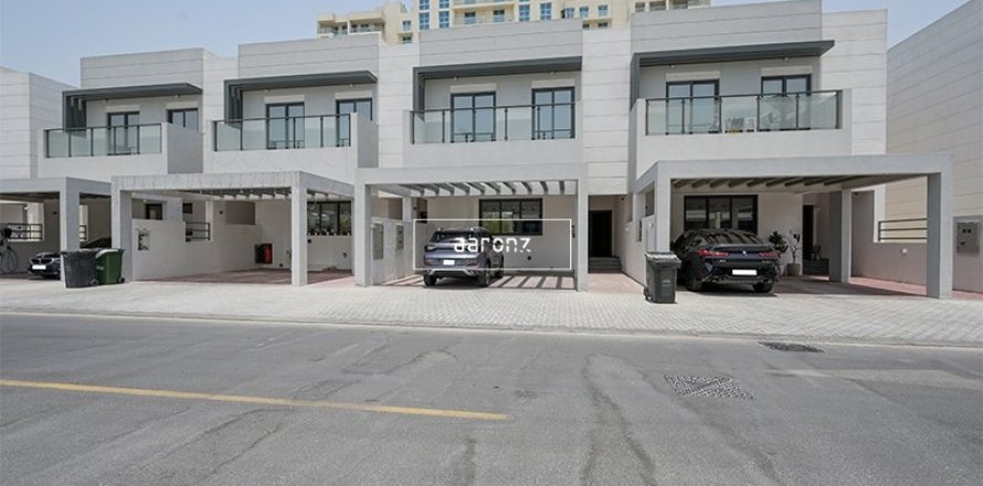Townhouse de 3 dormitorios en Al Furjan, UAE No. 102994