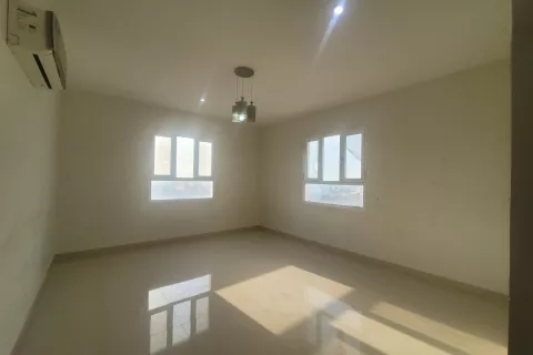 4 bedrooms Apartment in Muscat, Oman No. 104828 2