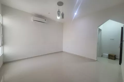 4 bedrooms Apartment in Muscat, Oman No. 104828 3
