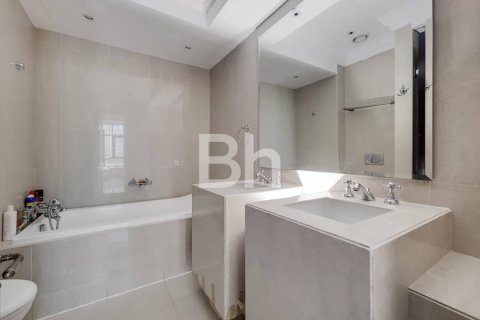 1 bedroom Apartment in Downtown Dubai (Downtown Burj Dubai), UAE No. 63796 3