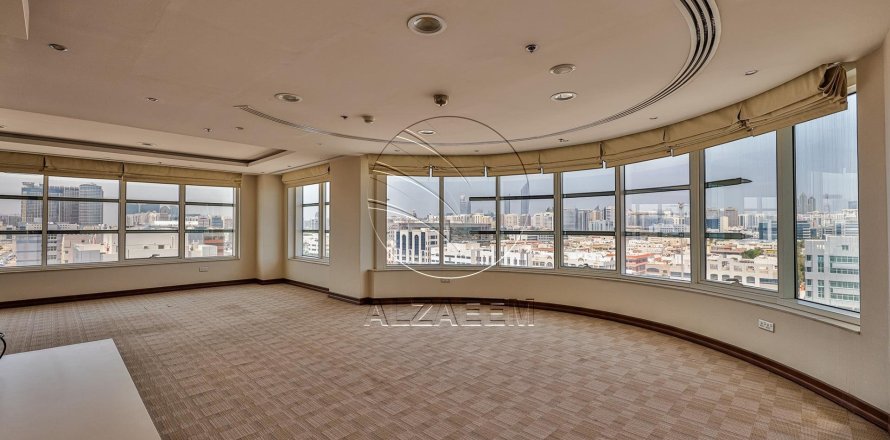 636مربع، عقار تجاري في Al Nahyan Camp, الإمارات العربية المتحدة رقم 91192