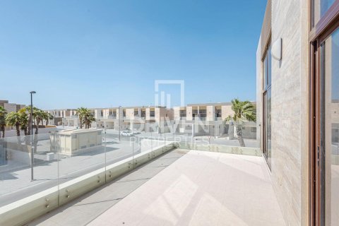 4 bedrooms Townhouse in District 11, UAE No. 84119 7
