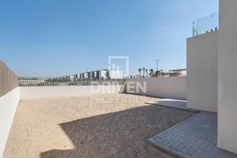 4 bedrooms Townhouse in District 11, UAE No. 84119 12