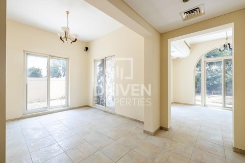 Villa de 4 chambres à Dubai Sports City, UAE No. 83691 2