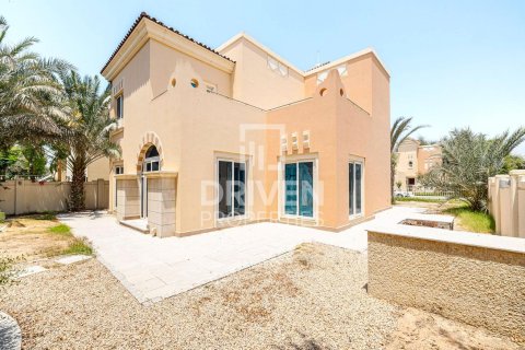 Villa de 4 chambres à Dubai Sports City, UAE No. 83691 11
