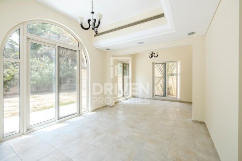 Villa de 4 chambres à Dubai Sports City, UAE No. 83691 3