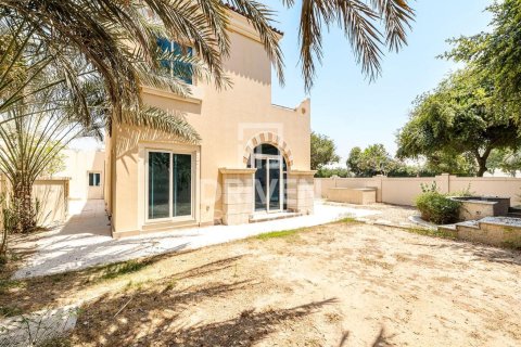 Villa de 4 chambres à Dubai Sports City, UAE No. 83691 15
