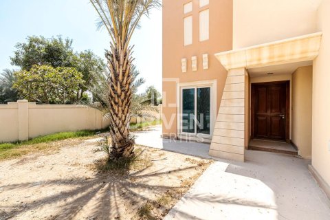 Villa de 4 chambres à Dubai Sports City, UAE No. 83691 17