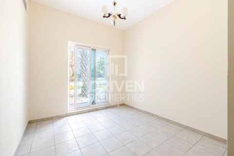 Villa de 4 chambres à Dubai Sports City, UAE No. 83691 9