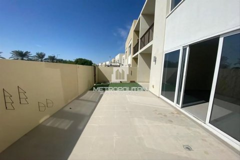 2 غرف نوم تاون هاوس في EMAAR South, الإمارات العربية المتحدة رقم 78070 3