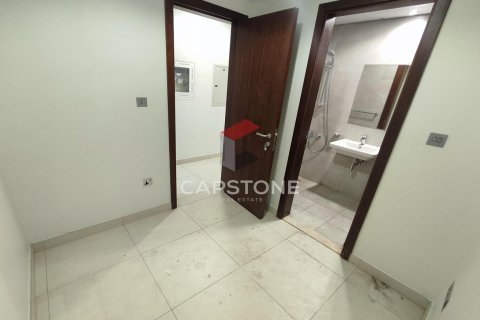 3 bedrooms Apartment in Al Khalidiya, UAE No. 32728 23