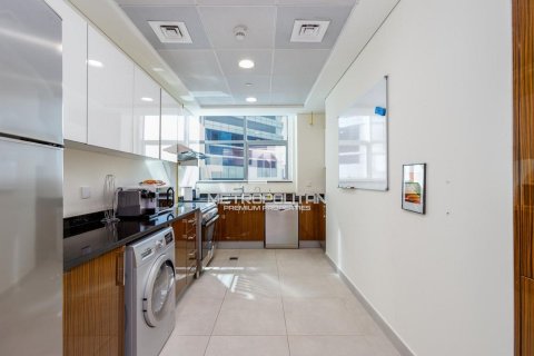 Квартира с 2 спальнями в Marina Arcade Tower, ОАЭ №78677 8