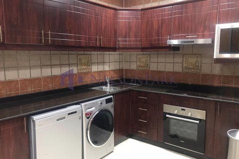 3 bedrooms Apartment in Doha, Qatar No. 57417 7