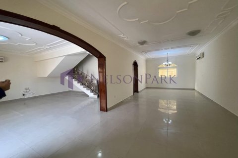 Villa de 4 dormitorios en Doha, Qatar No. 57444 12