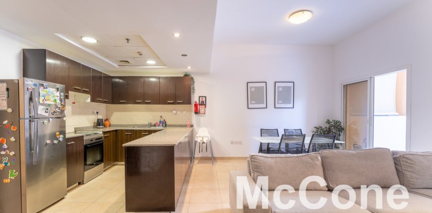 Appartement de 2 chambres à Remraam, UAE No. 74670