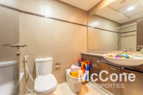 Appartement de 2 chambres à Remraam, UAE No. 74670 14