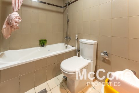Appartement de 2 chambres à Remraam, UAE No. 74670 15