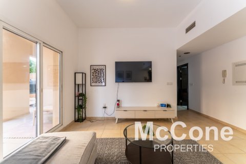 Appartement de 2 chambres à Remraam, UAE No. 74670 4