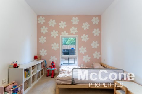 Appartement de 2 chambres à Remraam, UAE No. 74670 10