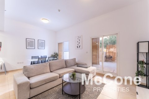Appartement de 2 chambres à Remraam, UAE No. 74670 3
