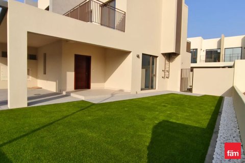 4 bedrooms Villa in Dubai, UAE No. 101342 3