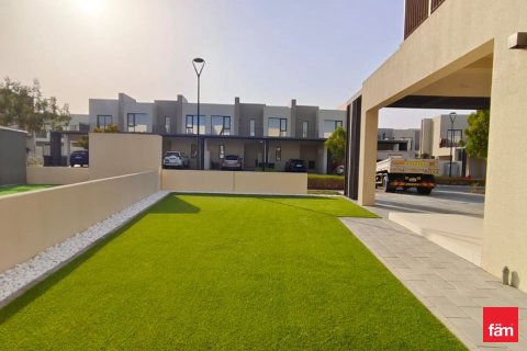 4 bedrooms Villa in Dubai, UAE No. 101342 5