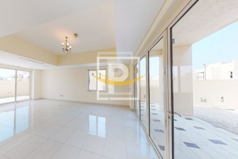 Villa de 4 chambres à Dubai Waterfront, UAE No. 5945 2